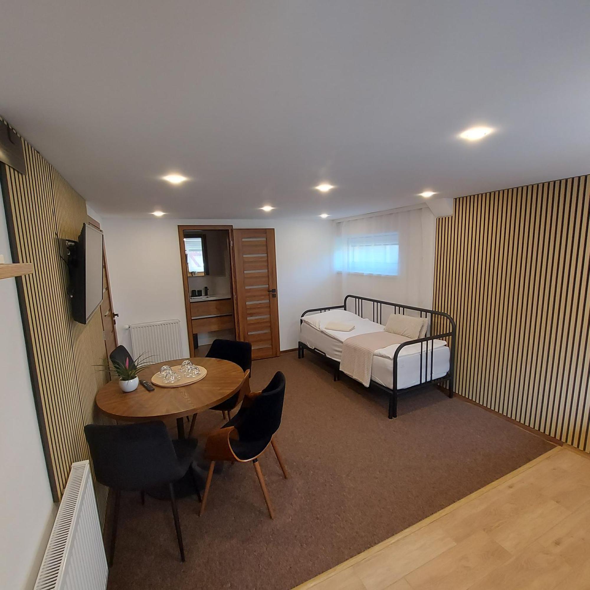 Apartmany Lenka Besenova 104 Bagian luar foto